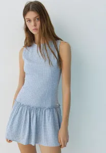 Короткое клетчатое платье с объемным подолом для повседневной носки. Pull&Bear, Light Blue