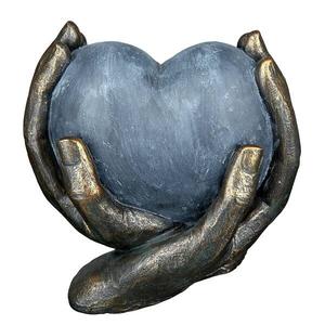 Декоративная скульптура GILDE Herz in Händen цвет schwarz/kupfer