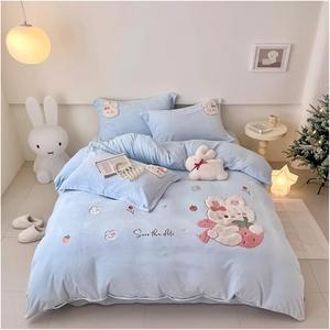IOCCIOBB Комплект постельного белья Iocciobb с аппликацией кролика и клубники, вышивкой, вельветом и флисом Blue