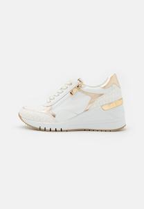 Низкие кеды Marco Tozzi, цвет white