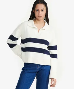 Вязаный свитер из органического хлопка с V-образным вырезом, полосатым воротником-стойкой и боковыми разрезами.