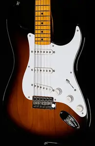 Fender 70-летний юбилей American Vintage II 1954 Stratocaster 2-цветный Sunburst (906)