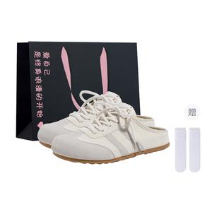 Boldi Kuki Женские противоскользящие тапочки с закрытым носком бежевые (в подарочной упаковке с носками), цвет Beige (Shopping Bag+Comes with Socks)