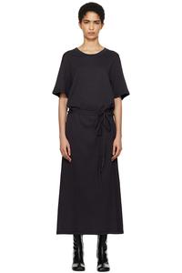 Миди-платье с поясом и ребристым верхом Lemaire, цвет squid ink