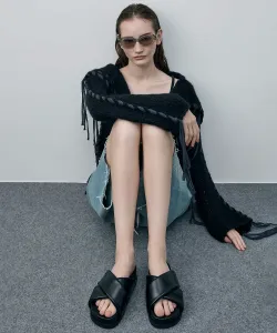 Сандалии на платформе с перекрещивающимися ремешками Charles & Keith, цвет Black