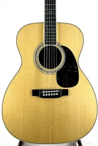 Акустико-электрогитара Martin J40 с жестким чехлом