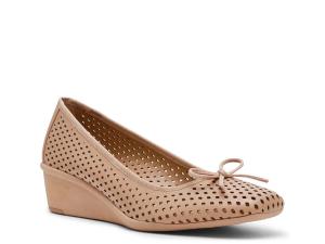 Туфли Anne Klein Winslett Wedge Pump, Beige Synthetic
