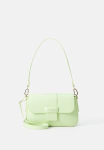 Сумка Lacoste FLAP CROSSOVER BAG, Tisane/Black