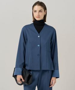 Теплая атласная блузка-кардиган.