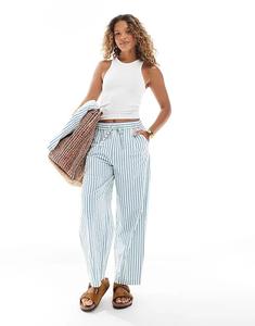 Брюки-бочонки ASOS DESIGN из сирсакера с застежкой на пуговицы в синюю полоску