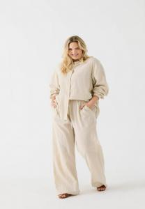 Брюки CARTIZANA NORMAL GESCHNITTEN ONLY Carmakoma, цвет Pumice Stone