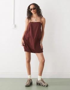 Мини-платье Monki из хлопкового поплина с завязками в бордовом цвете