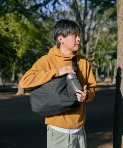 Сумка через плечо среднего размера для повседневного использования