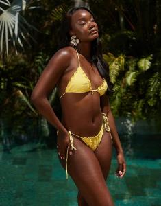 Плавки бикини South Beach с завязками по бокам и оборкой по низу из желтого кружева