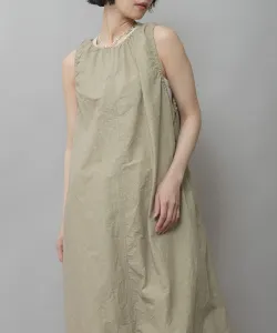 Хлопково-льняное платье с завязками, напоминающими пишущую машинку