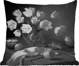 Подушка для улицы - Натюрморт - Цветы - Черно-белая - 50x50 см - Устойчива к погодным условиям - Подушка для отдыха - Удобная - Подушка с рисунком MuchoWow