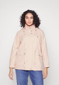 Демисезонная куртка ONLY Carmakoma