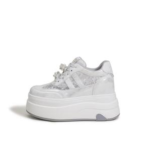 Нескользящие и износостойкие низкие повседневные туфли, увеличивающие рост, женские Milan love song, Silver