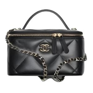 CHANEL Женская сумка из телячьей кожи черная