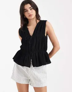 Черный жилет с жатой завязкой спереди ASOS DESIGN