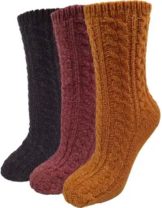 Уютные носки Capelli New York (3 шт.) с узором "косы", цвет Schwarz-Rot-Gelb