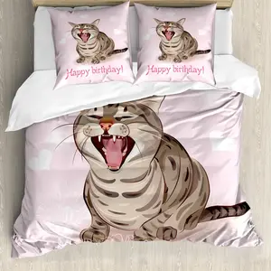 Пододеяльник ABAKUHAUS на день рождения, с забавной песенкой-поздравлением с котятами, с защитой от клещей, подходит для аллергиков с наволочками, 200 см x 200 см - 80 x 80 см, нежно-розовый с коричневым оттенком