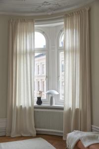 Комплект из 2 штор из смеси лиоцелла H&M, 120x250 см, бежевый