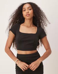 Рассказываемый укороченный топ с квадратным вырезом и завязкой сзади черного цвета Narrated