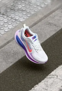 Кроссовки для бега по шоссе vomero 18 Nike Performance, White/Hot Lava/Violet Mist/Sapphire/Bright Violet/Black