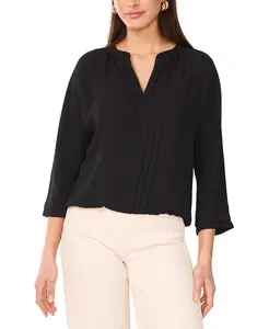 Женский топ с V-образным вырезом, плиссированной вставкой спереди и рукавом 3/4 Vince Camuto, черный