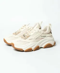 Кроссовки с объемной подошвой