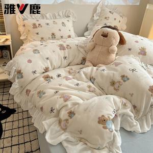 Yalu Комплект постельного белья 2.0м, 4 предмета (пододеяльник 220*240см), молочный велюр с кружевом, Pumpkin Hug Bear LX