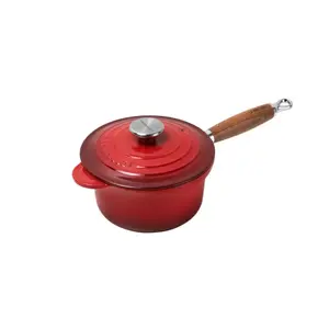Чугунный ковш с деревянной ручкой Cereza Le Creuset, красный