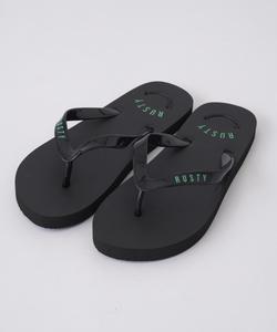 Ржавые пляжные сандалии