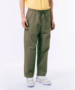 Широкие зауженные брюки-карго из нейлона и хлопковой саржи с затягивающимся шнурком по низу.