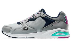 Кроссовки женские с низким верхом серые/красные Xtep