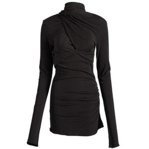 Gres top Entire Studios, Soot