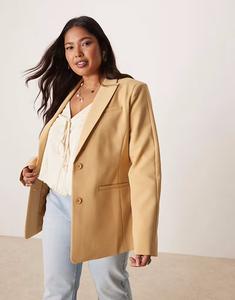 ASOS DESIGN Curve блейзер с формованным поясом на бедрах карамельного цвета