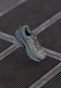 Кроссовки Nike Sportswear ZOOM VOMERO ROAM, Metallic Pewter/Cool Grey/Anthracite/Racer Blue/White/Grey