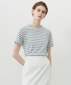 Светлый, многослойный топ, который можно стирать.