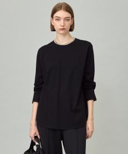 Простая трикотажная футболка с длинным рукавом