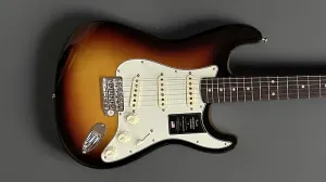 Fender American Vintage II 1961 Stratocaster - 3-цветный солнцезащитный распыл