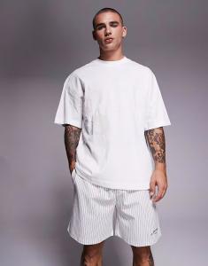 Трикотажные шорты в кремовую полоску River Island