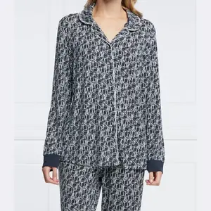 Сверху — пижама свободного кроя. Joop!, синий