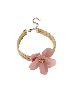 Женское колье-чокер с маком Sohi, pink