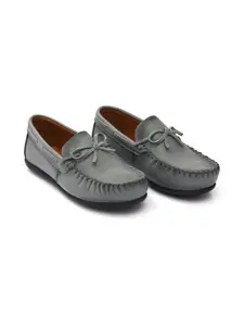 Лоферы с завязками Moustache, серый