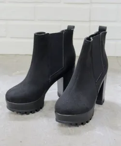 Ботинки с каблуком 11 см и боковой вставкой 9119 Liberty Doll, цвет Black Suede