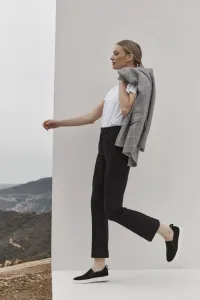 Женские кроссовки Vionic Kimmie Perf - удобные слипоны с встроенной стелькой для поддержки свода стопы, которая помогает корректировать пронацию и облегчать боль в пятке, вызванную плантарным фасциитом, синий