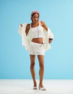 Короткие трикотажные шорты кремового цвета Asos Design