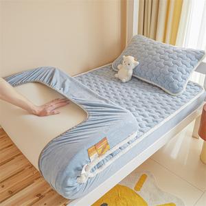 Disney Простыня на резинке из молочного велюра 180х200 см, комплект из 2 предметов (простыня и 2 наволочки), цвет Ice Blue